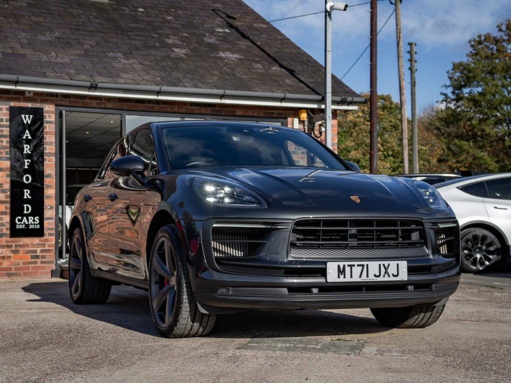 PORSCHE MACAN