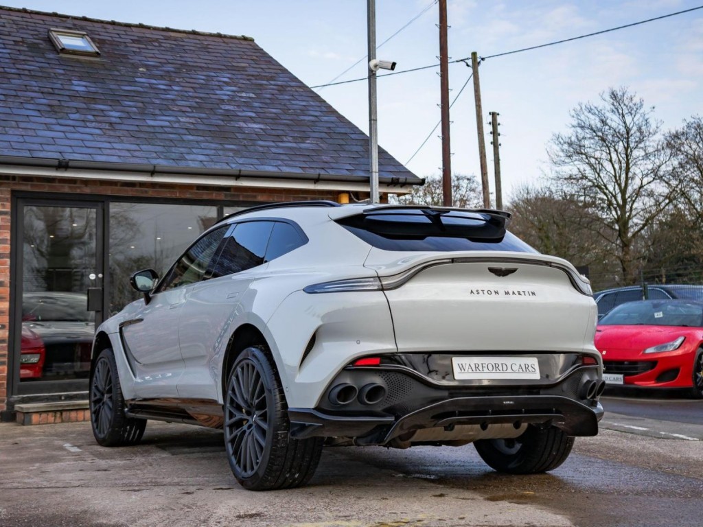 ASTON MARTIN DBX