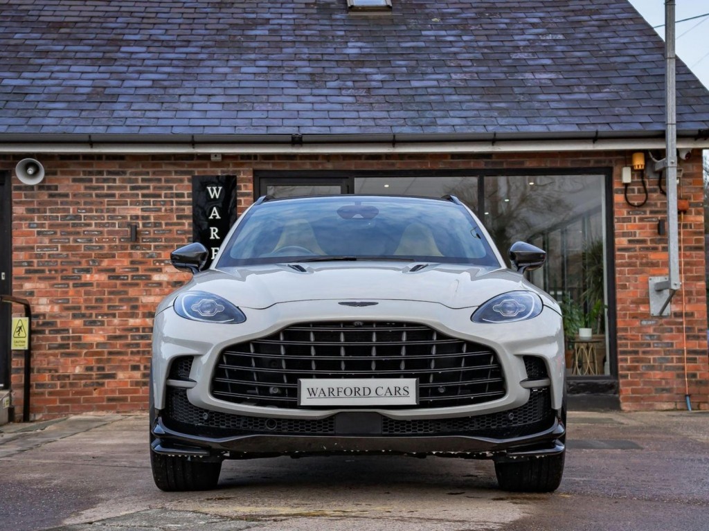 ASTON MARTIN DBX