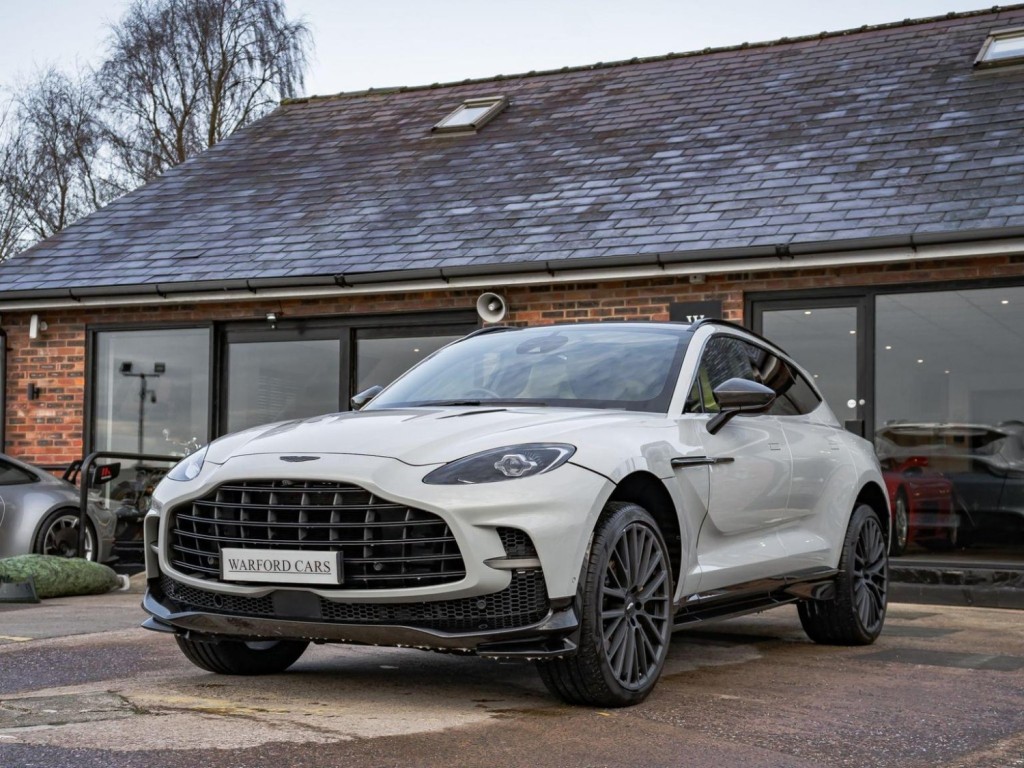 ASTON MARTIN DBX