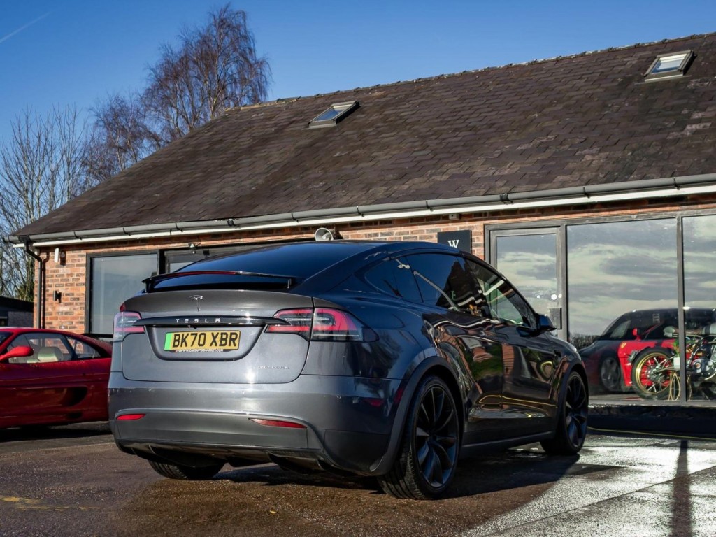 TESLA MODEL X