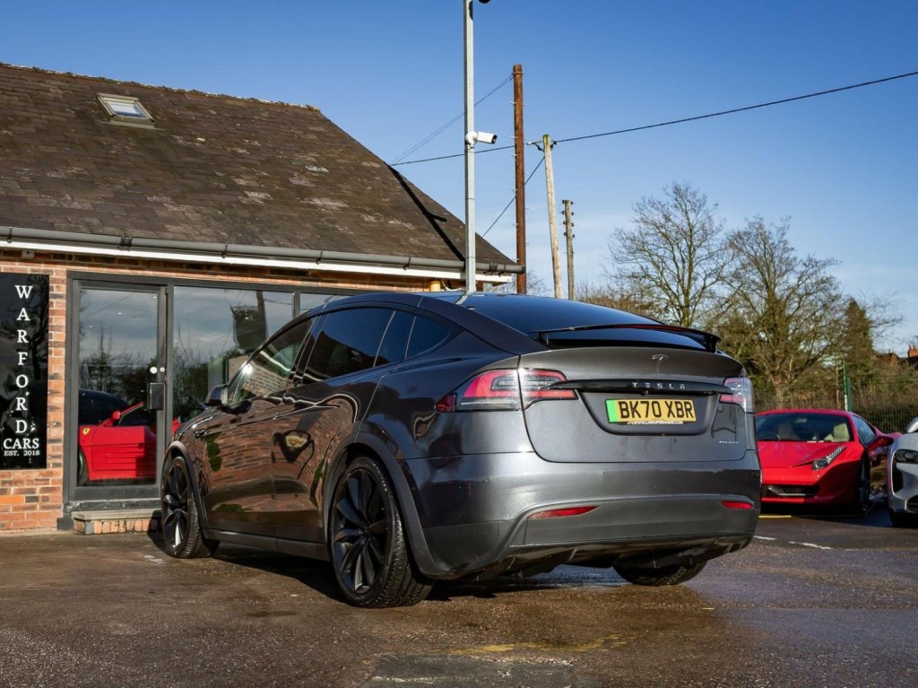 TESLA MODEL X