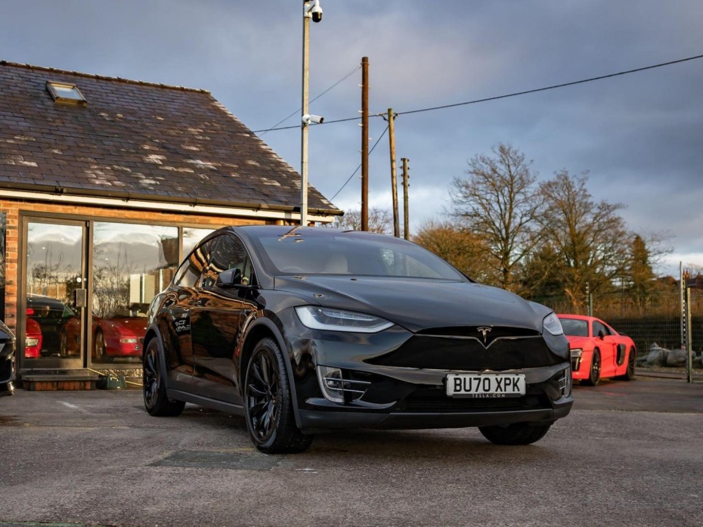 TESLA MODEL X