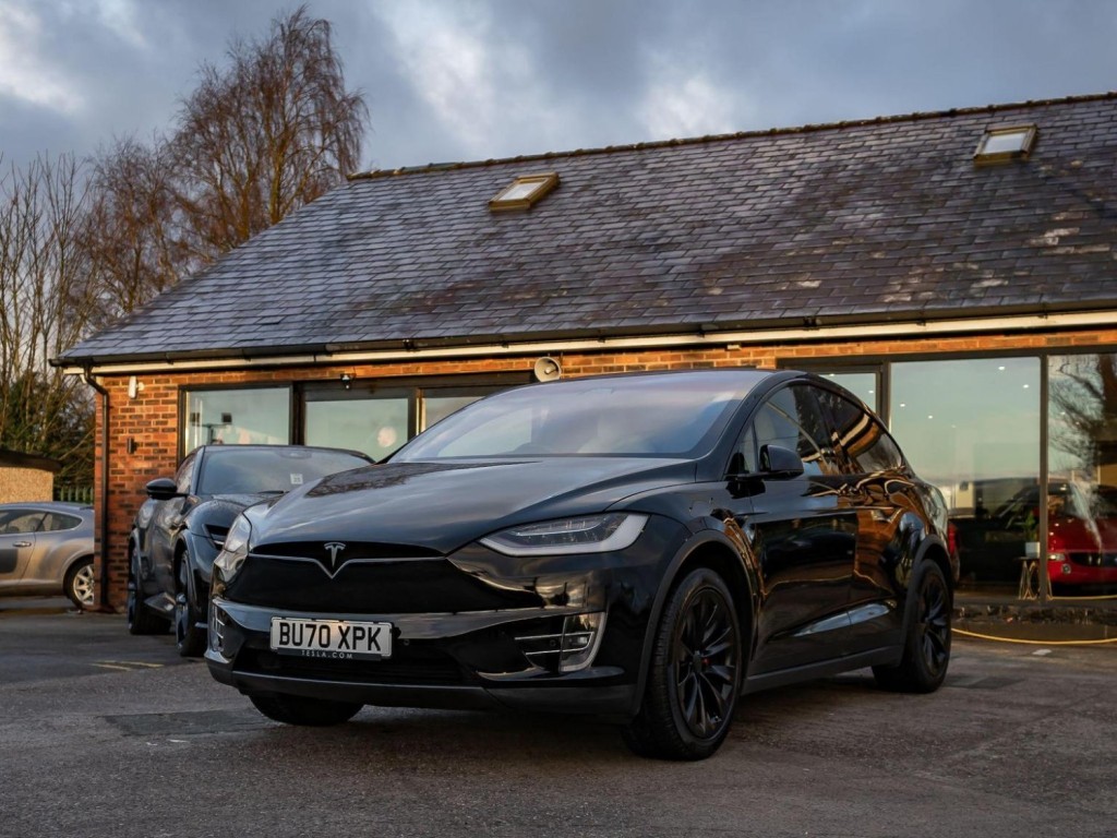 TESLA MODEL X