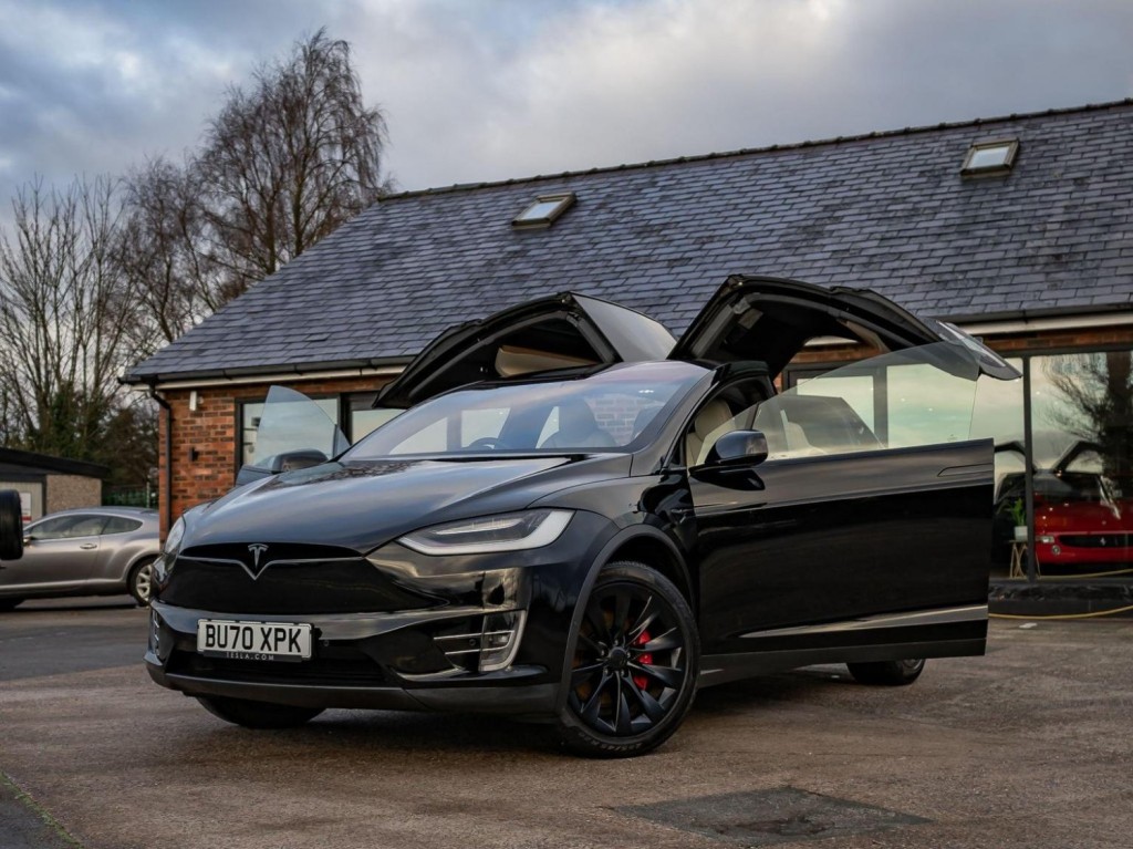 TESLA MODEL X