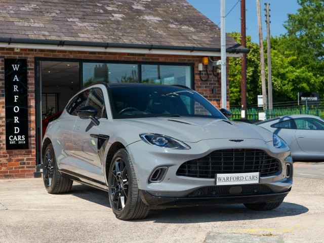 ASTON MARTIN DBX