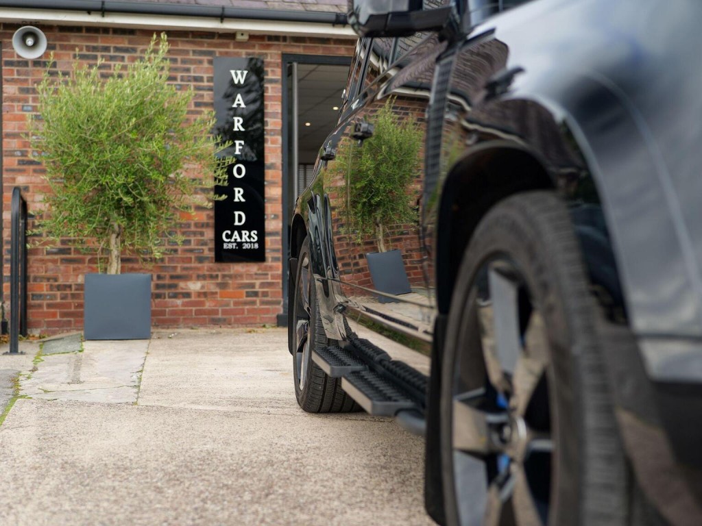 LAND ROVER DEFENDER 110