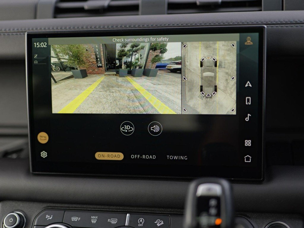 LAND ROVER DEFENDER 110