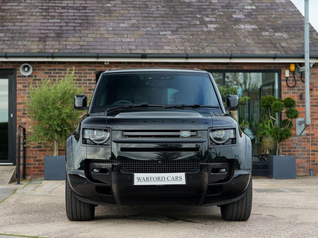 LAND ROVER DEFENDER 110