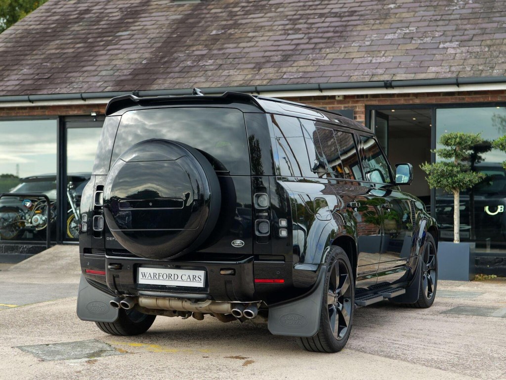 LAND ROVER DEFENDER 110