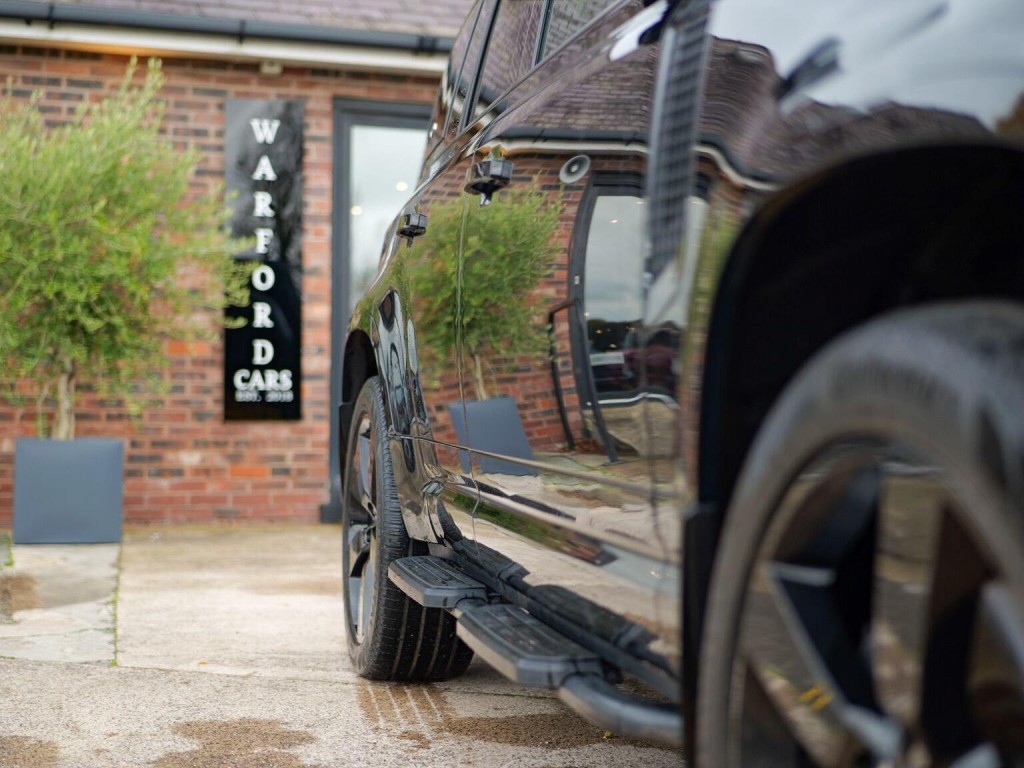 LAND ROVER DEFENDER 110