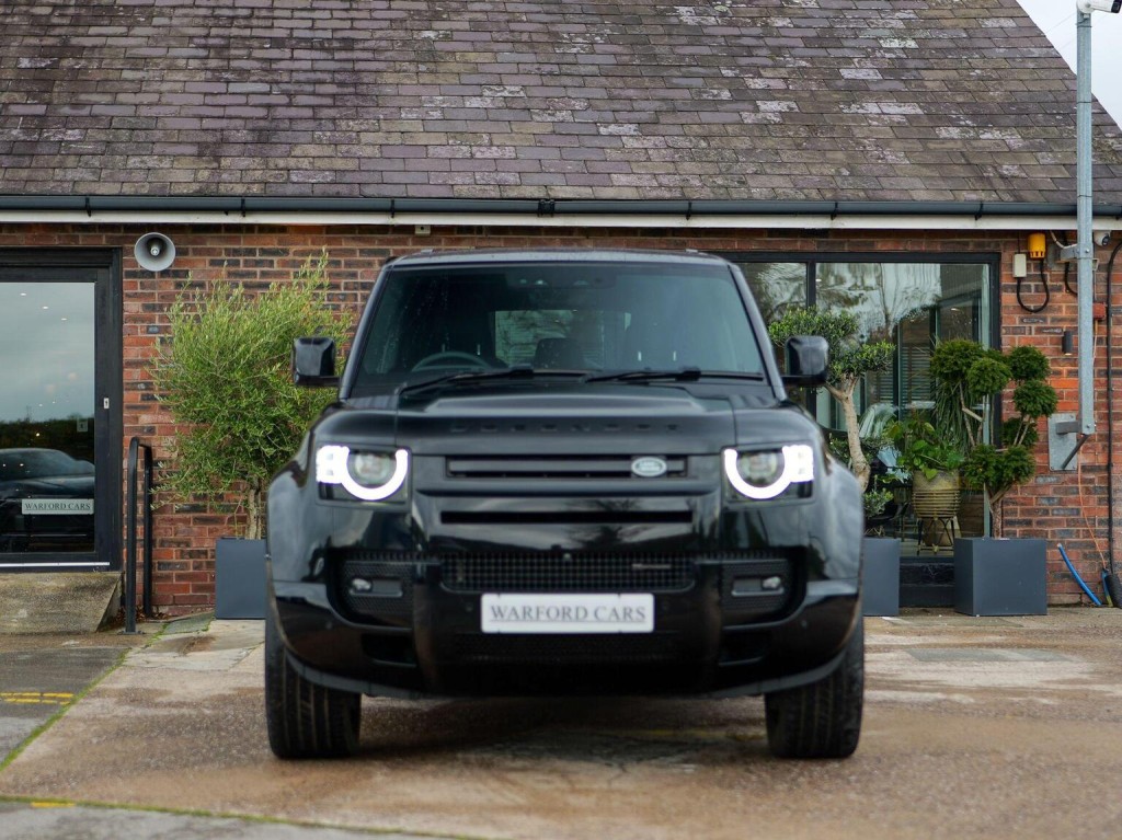 LAND ROVER DEFENDER 110