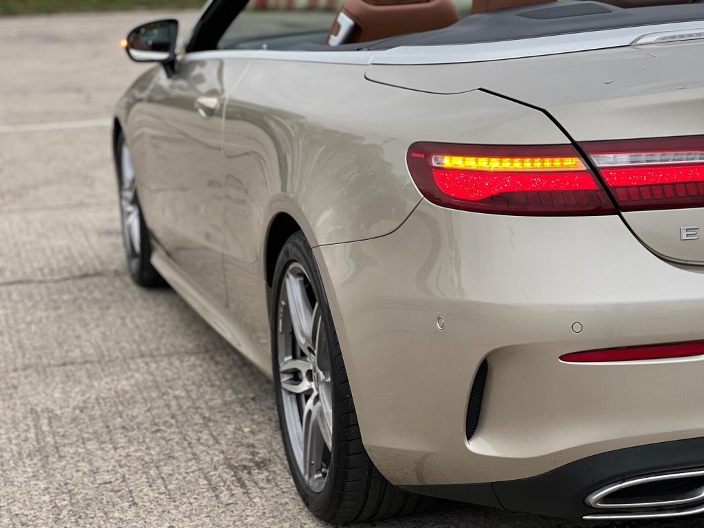 MERCEDES-BENZ E CLASS