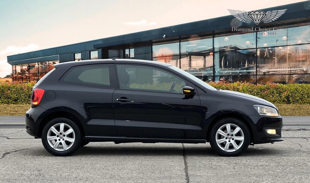 VOLKSWAGEN POLO
