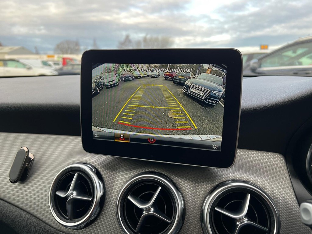 MERCEDES-BENZ GLA CLASS