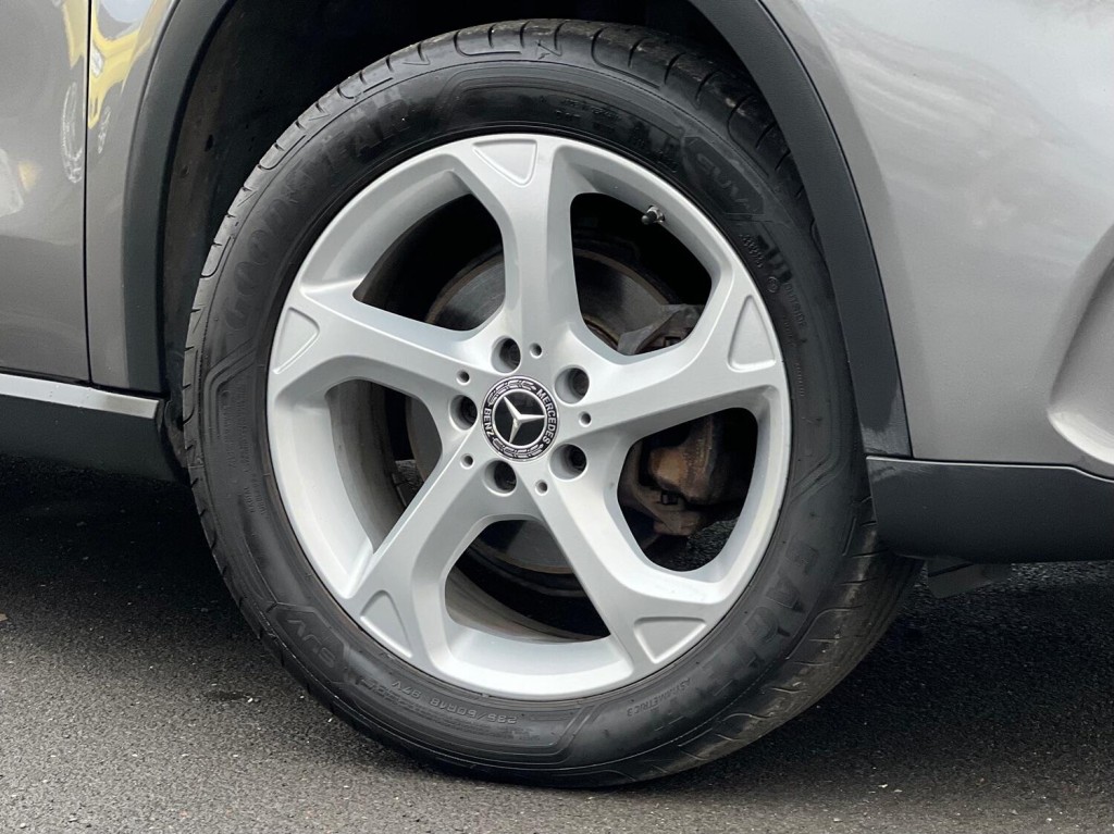 MERCEDES-BENZ GLA CLASS