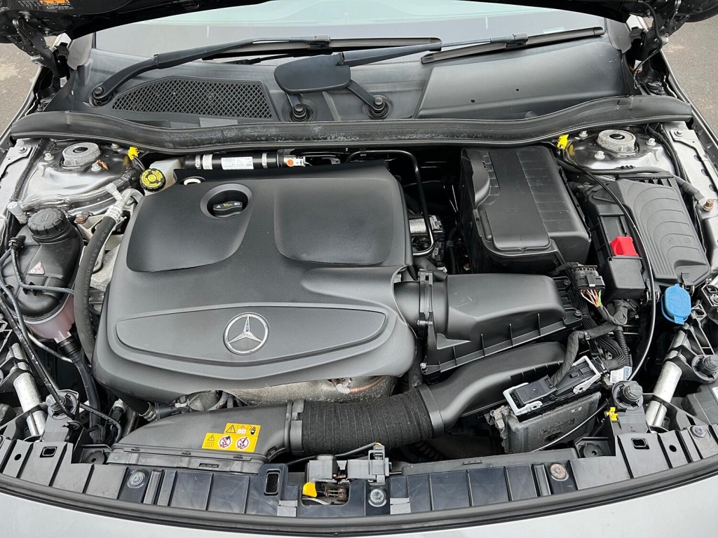 MERCEDES-BENZ GLA CLASS