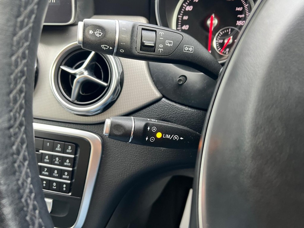 MERCEDES-BENZ GLA CLASS