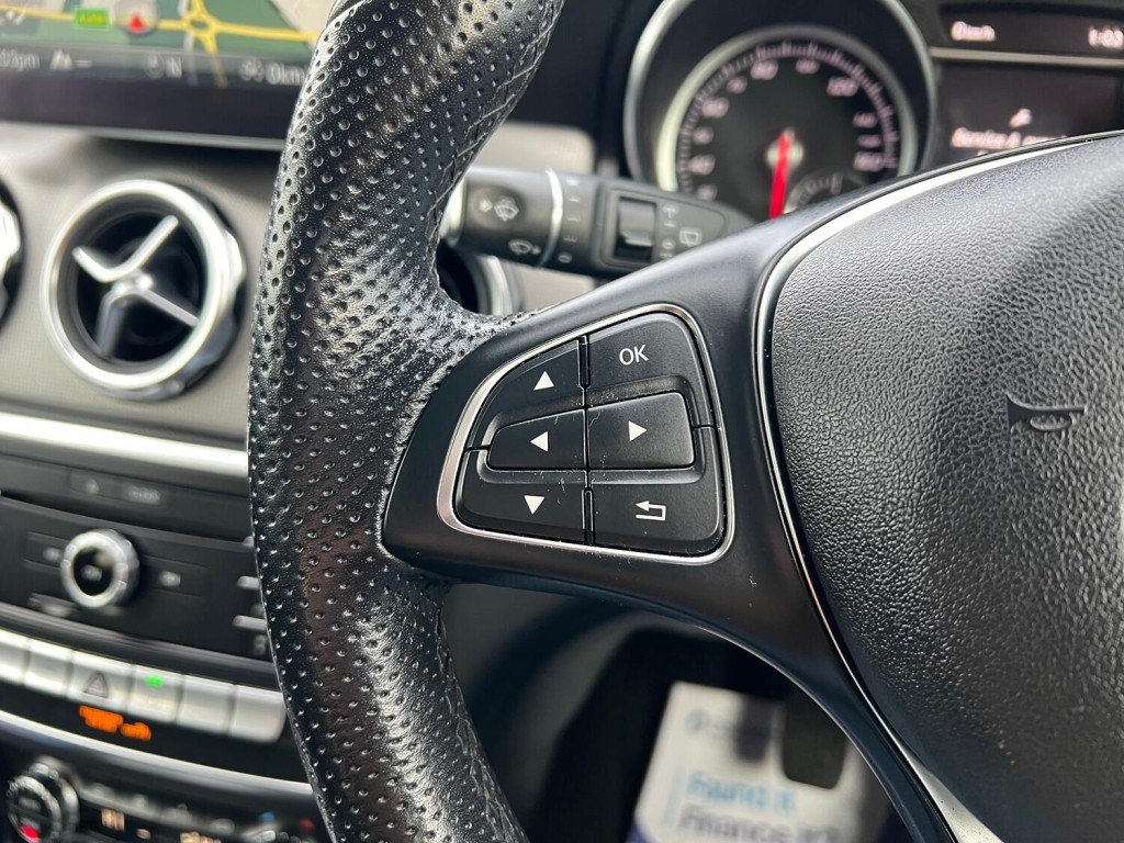 MERCEDES-BENZ GLA CLASS