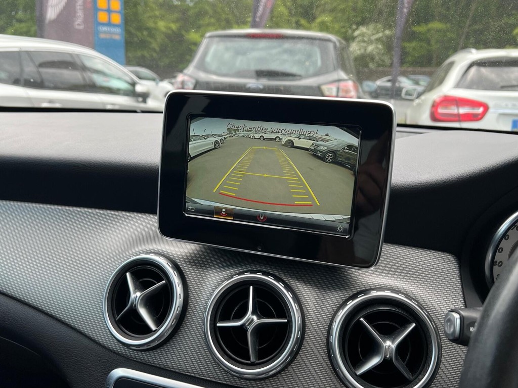 MERCEDES-BENZ GLA CLASS