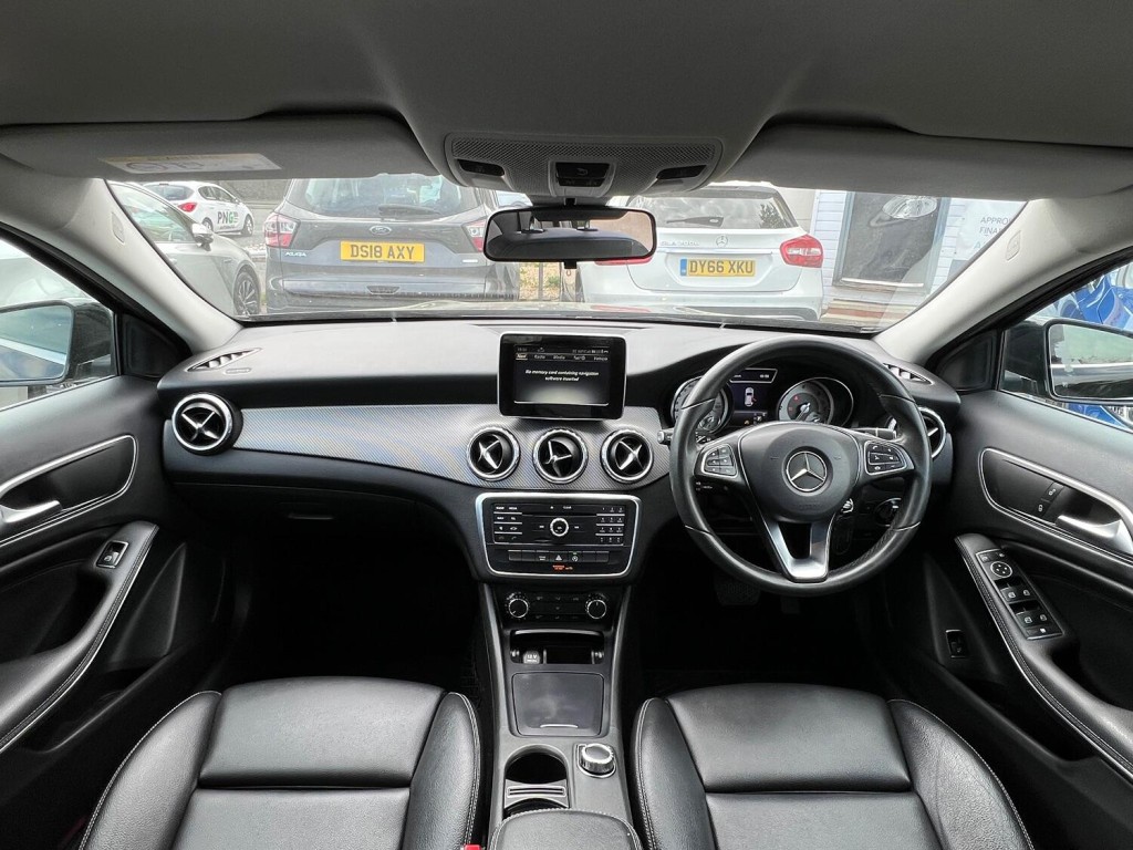 MERCEDES-BENZ GLA CLASS