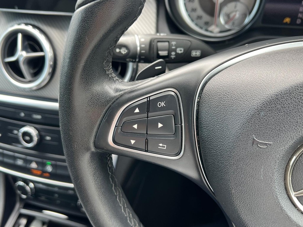 MERCEDES-BENZ GLA CLASS