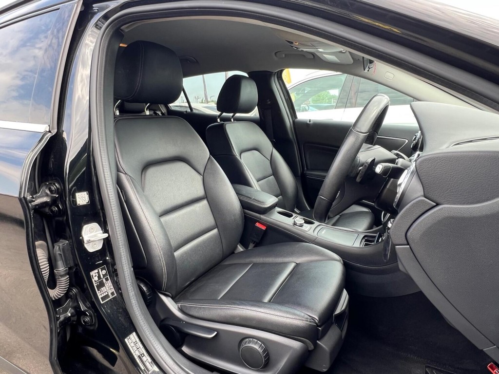 MERCEDES-BENZ GLA CLASS