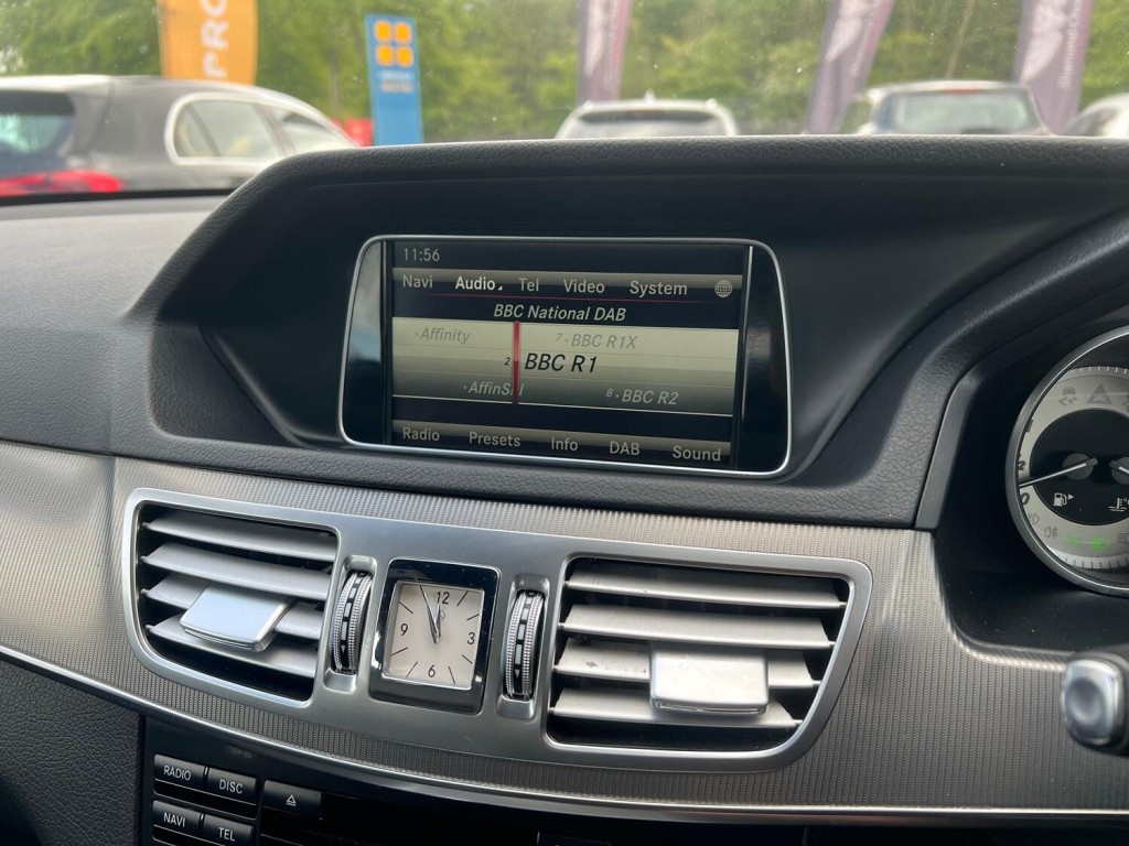 MERCEDES-BENZ E CLASS