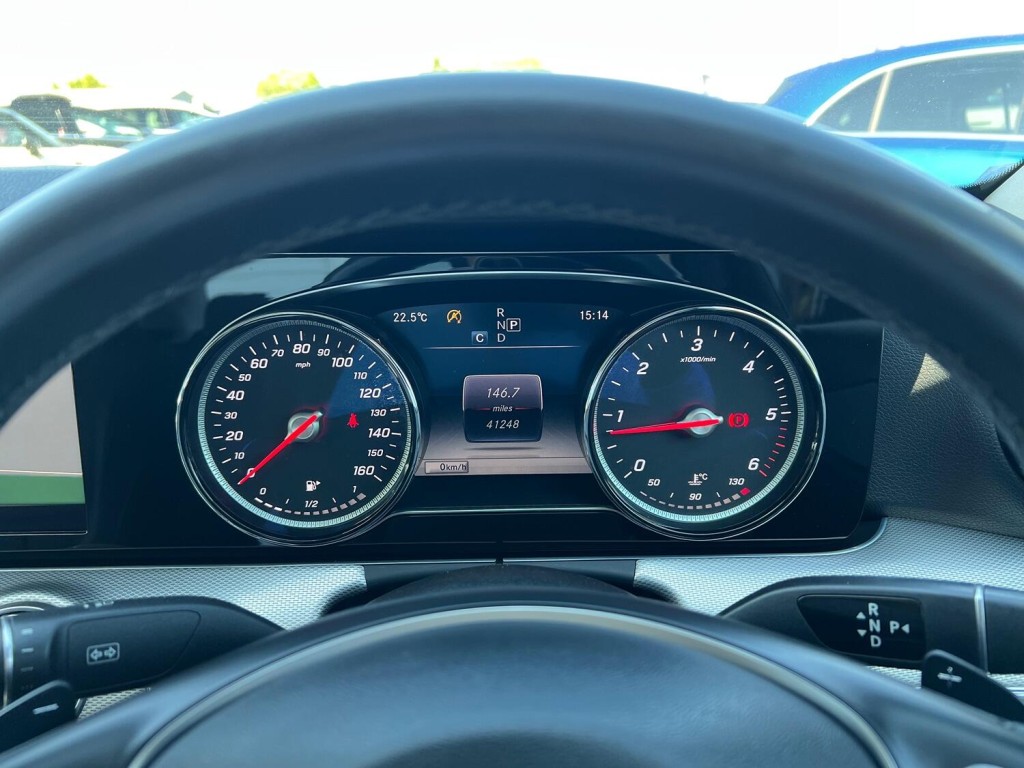 MERCEDES-BENZ E CLASS