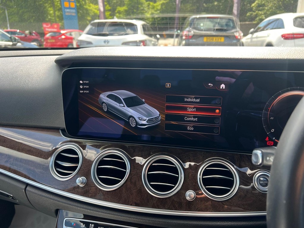 MERCEDES-BENZ E CLASS