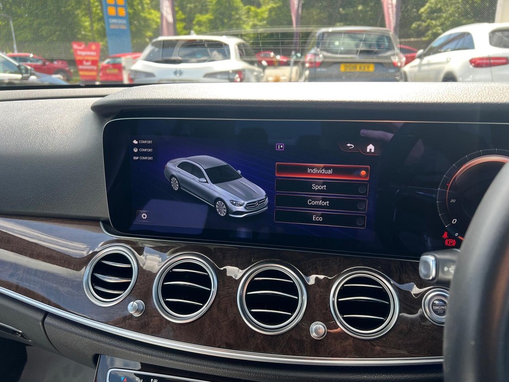 MERCEDES-BENZ E CLASS