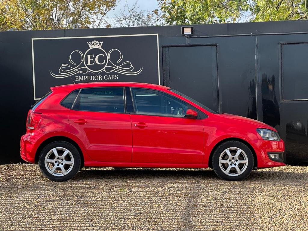 VOLKSWAGEN POLO