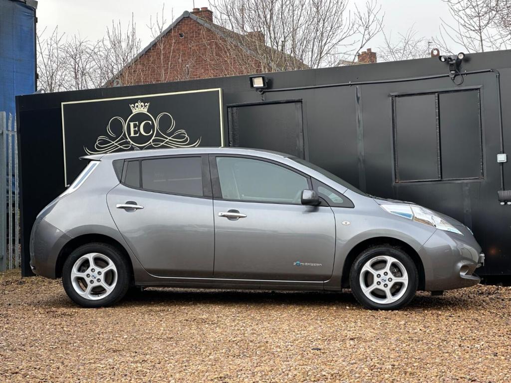NISSAN LEAF
