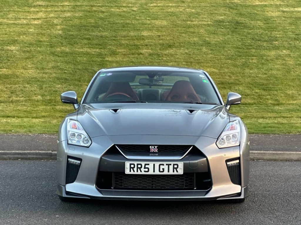 NISSAN GT-R