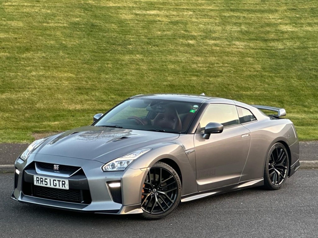 NISSAN GT-R