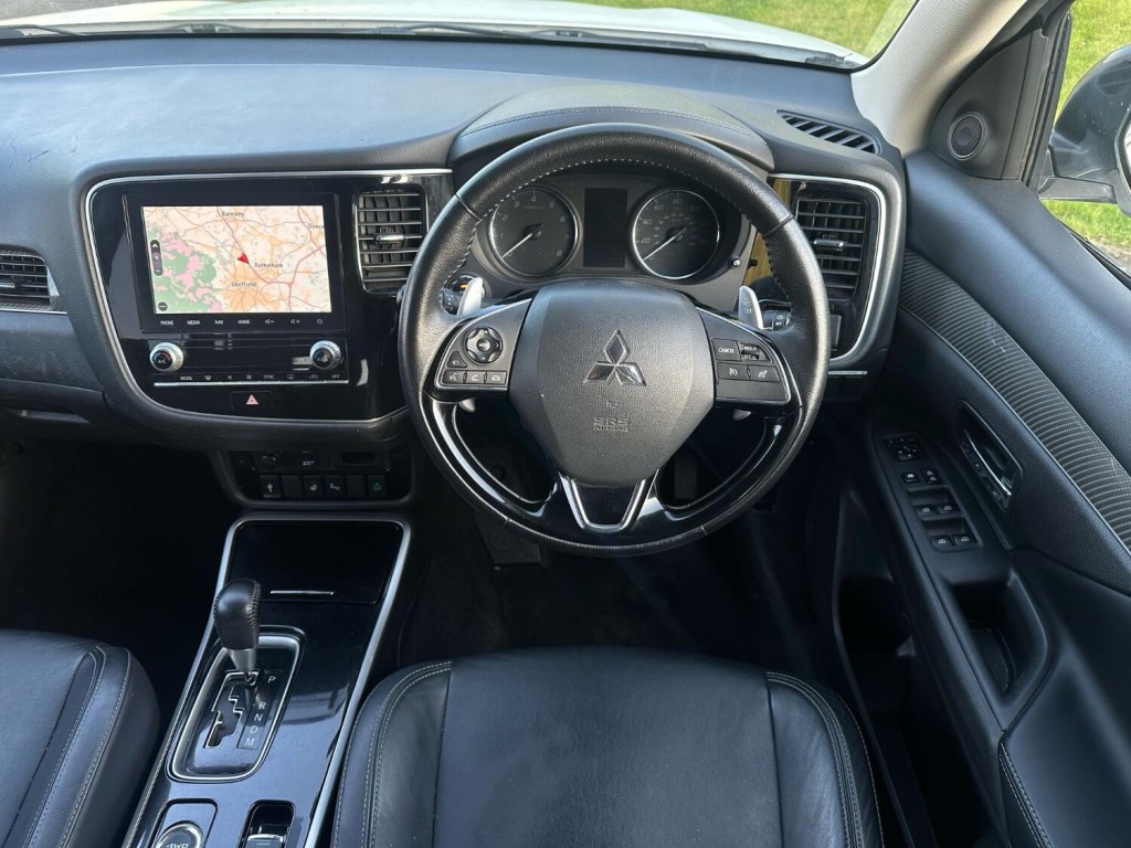 MITSUBISHI OUTLANDER