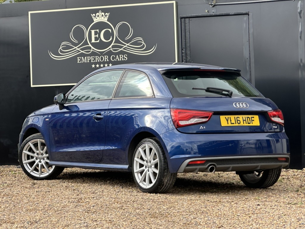 AUDI A1
