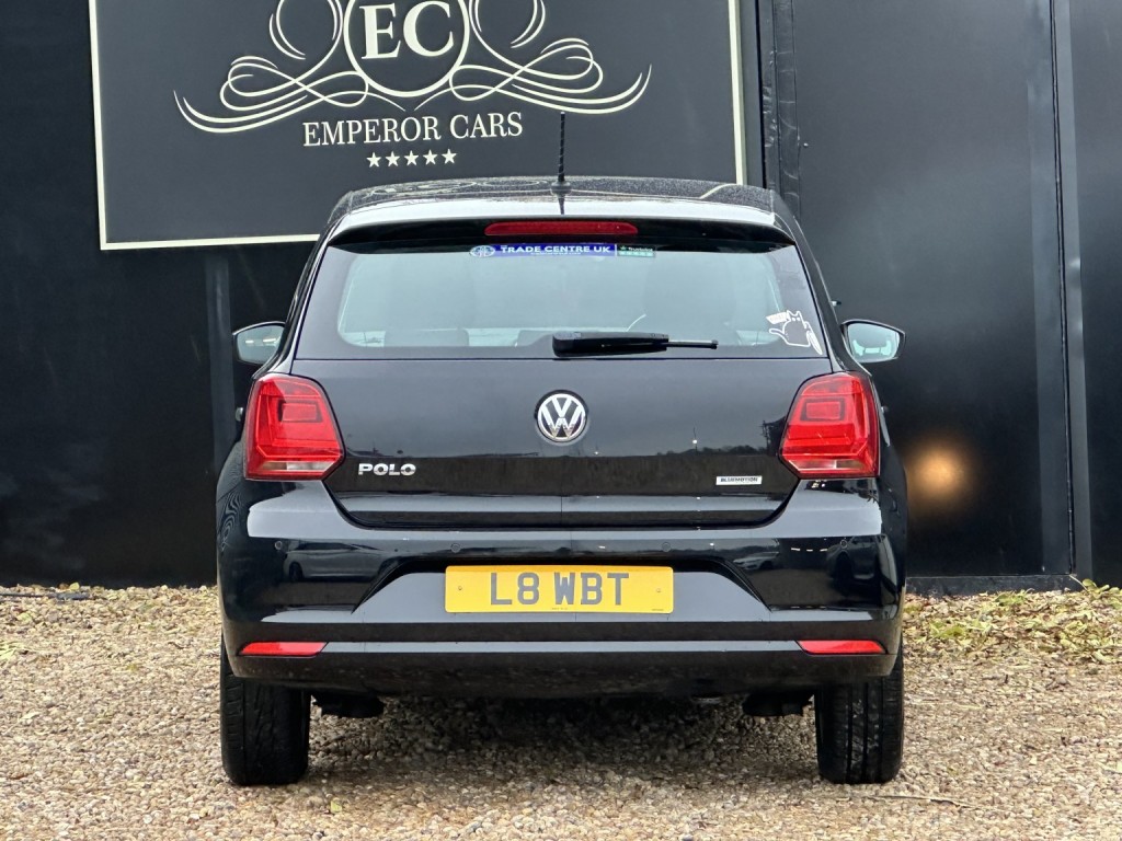 VOLKSWAGEN POLO