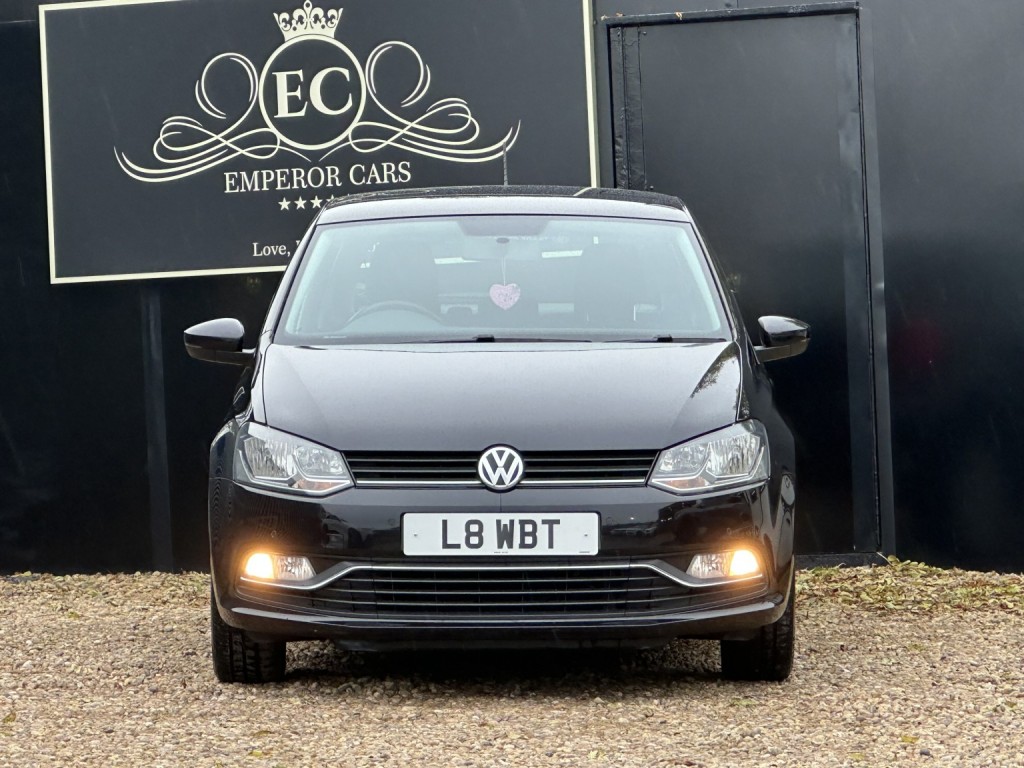 VOLKSWAGEN POLO
