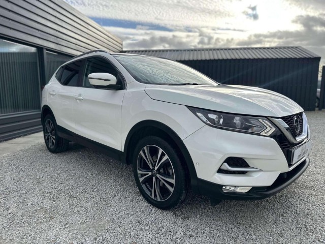 NISSAN QASHQAI 1.3 DIG-T N-Connecta Euro 6 (s/s) 5dr