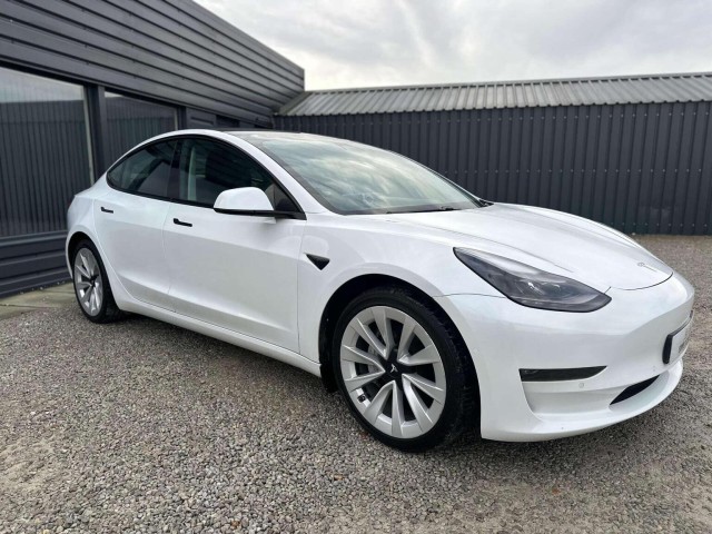 TESLA MODEL 3 (Dual Motor) Long Range Auto 4WDE 4dr