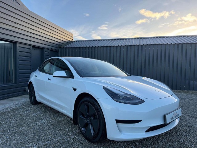 TESLA MODEL 3 Standard Range Plus Auto RWD 4dr