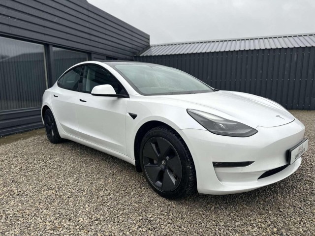 TESLA MODEL 3 (Dual Motor) Long Range Auto 4WDE 4dr