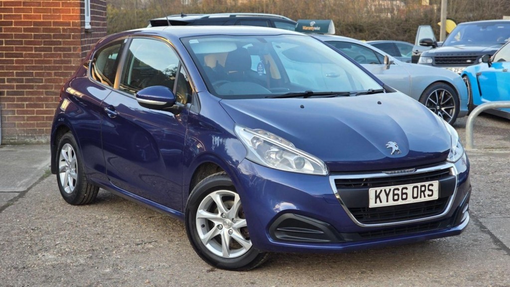 PEUGEOT 208