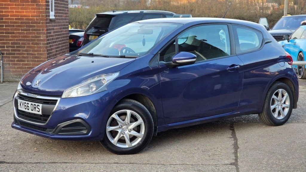 PEUGEOT 208