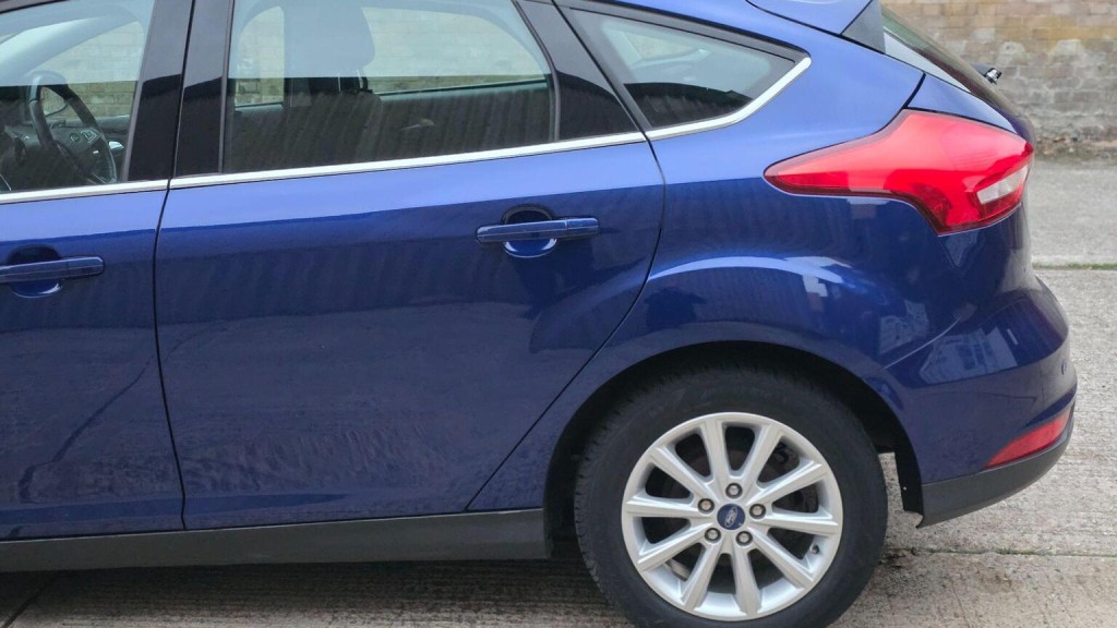 FORD FOCUS