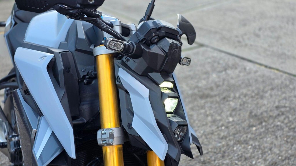SUZUKI GSX-S1000