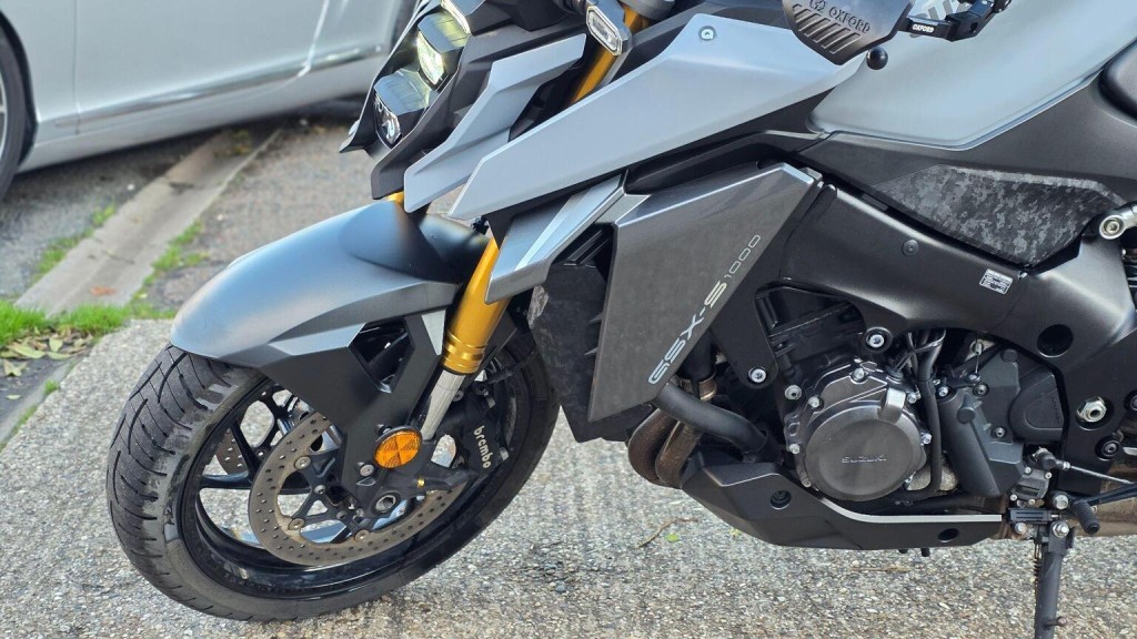 SUZUKI GSX-S1000