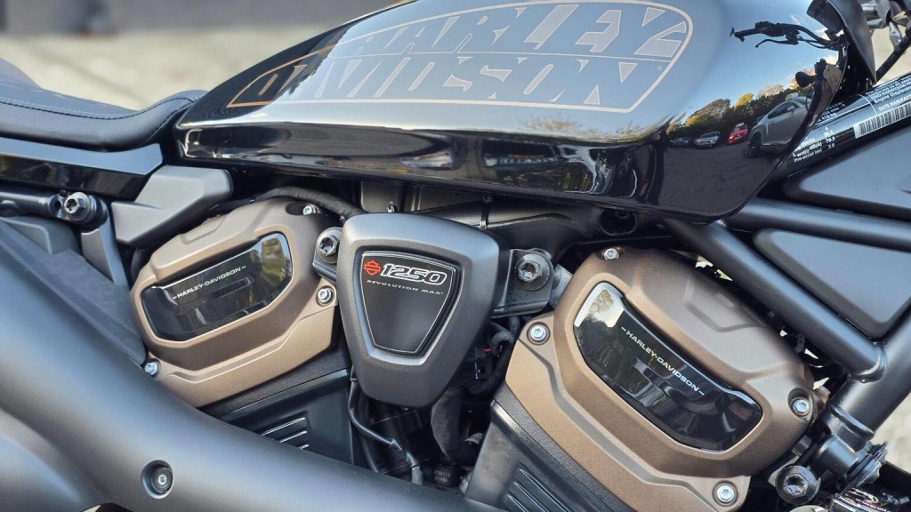 HARLEY-DAVIDSON Sportster