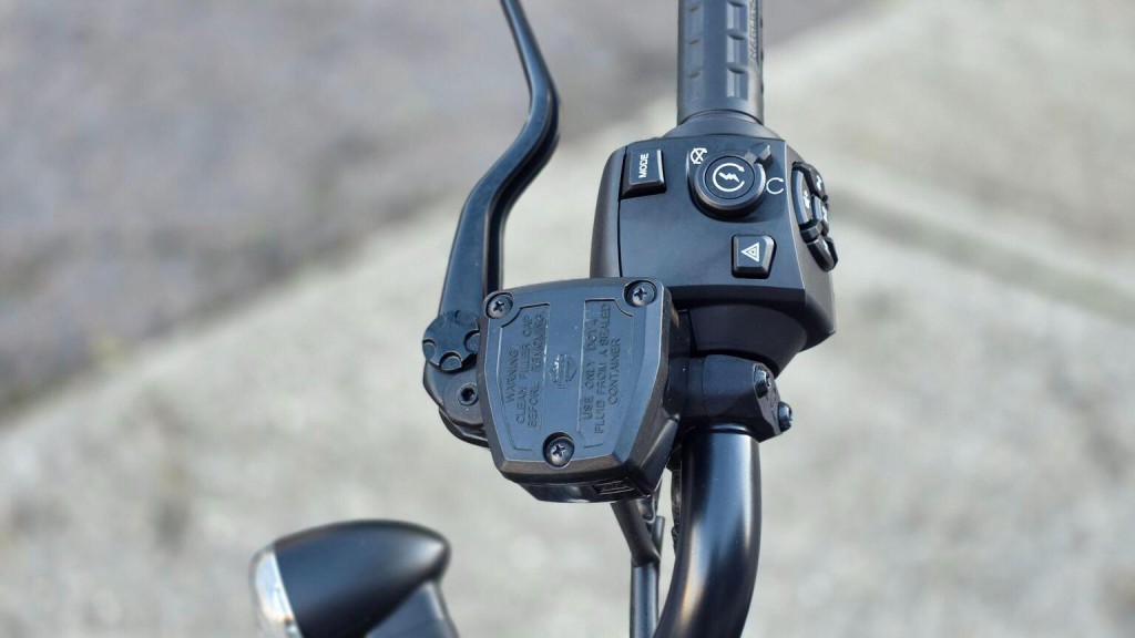 HARLEY-DAVIDSON Sportster